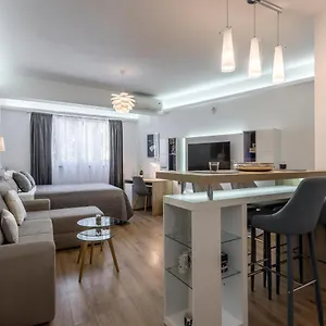 Winterfell Apartment Split